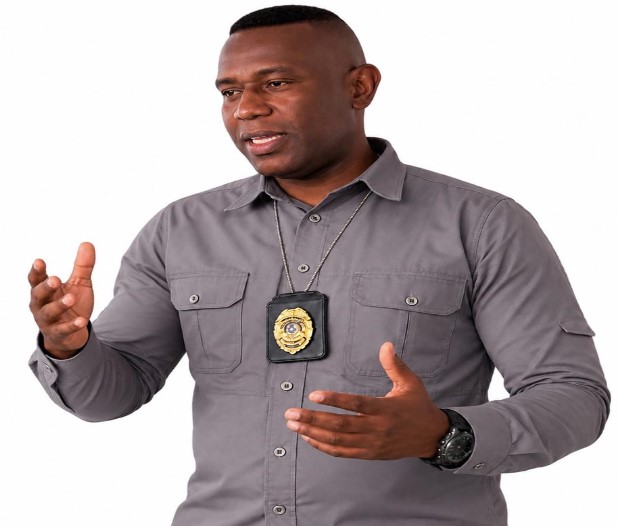 Javier Buenaños